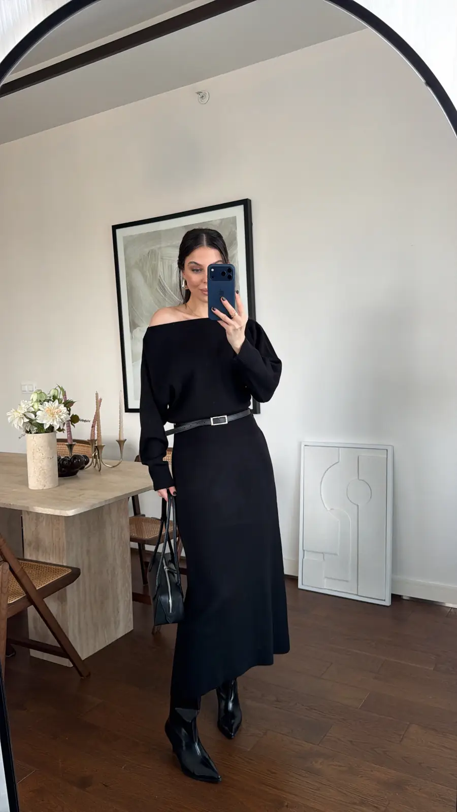 KEMERLİ TRİKO ELBİSE - SİYAH