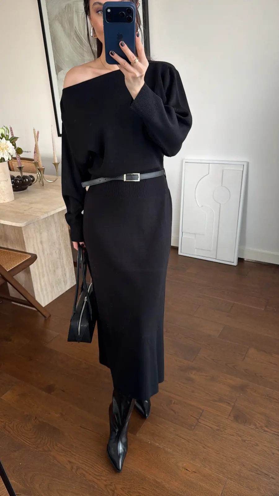 KEMERLİ TRİKO ELBİSE - SİYAH